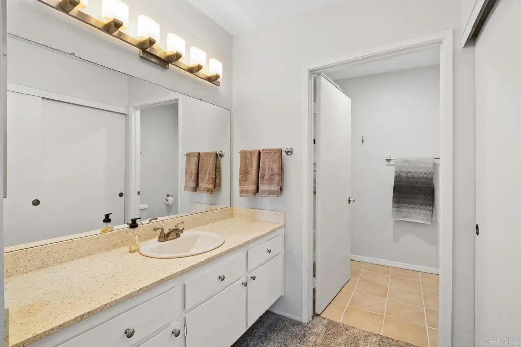 https://cdn.realtyfeed.com/cdn/127/305884559/8aeafd17cbfa85b9bc2b5bbd126decdf.webp