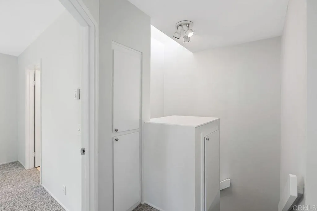 https://cdn.realtyfeed.com/cdn/127/305884559/c4fd7e666f6f4103ca47ef921aec7012.webp