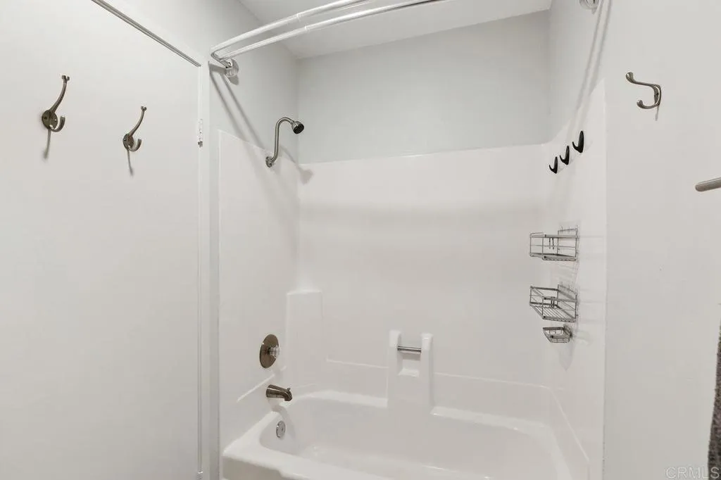 https://cdn.realtyfeed.com/cdn/127/305884559/fb7b00d9f12d411b388451b926586606.webp