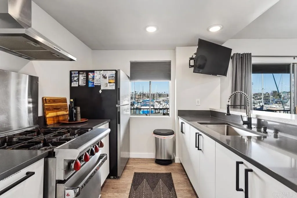 https://cdn.realtyfeed.com/cdn/127/305890257/1127a9c78b608cdd6d36d6d96b0afac3.webp