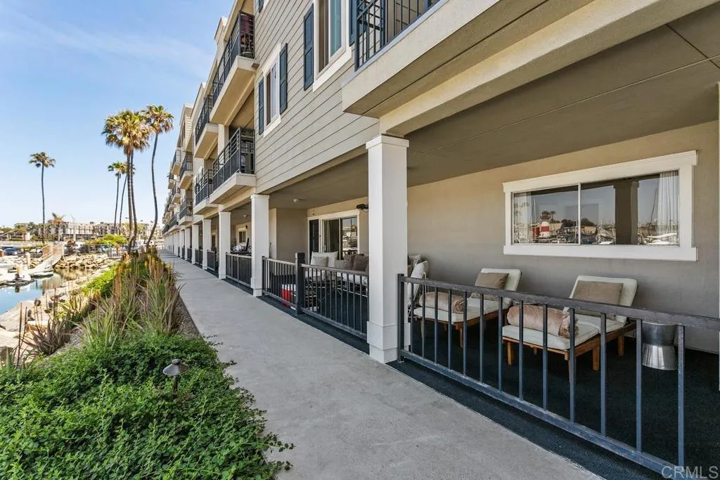 https://cdn.realtyfeed.com/cdn/127/305890257/fcae8daf8d477102ba9e1188dbe3e0af.webp
