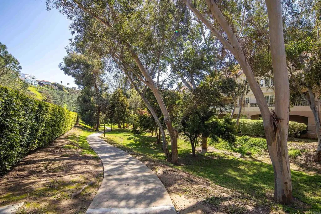 https://cdn.realtyfeed.com/cdn/127/305895153/17ab2ef3b11af6d272334d65bc8785d4.webp