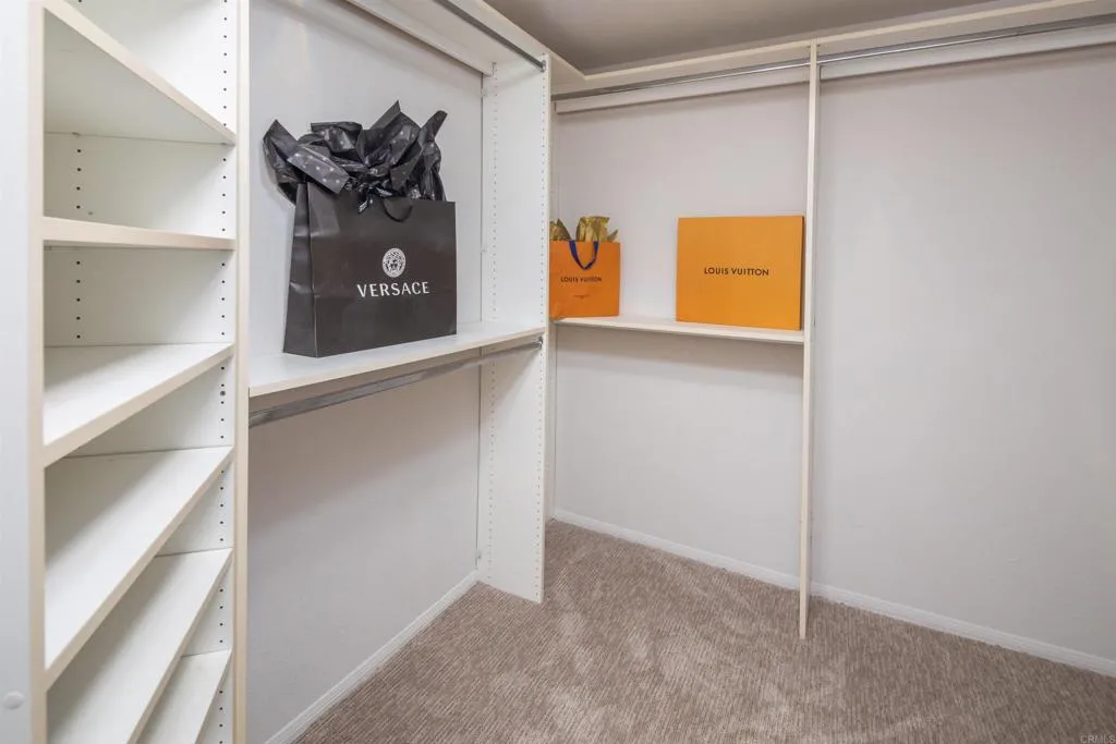 https://cdn.realtyfeed.com/cdn/127/305895153/6fc0db1daa234ac04dc8dc8ac82ad2eb.webp