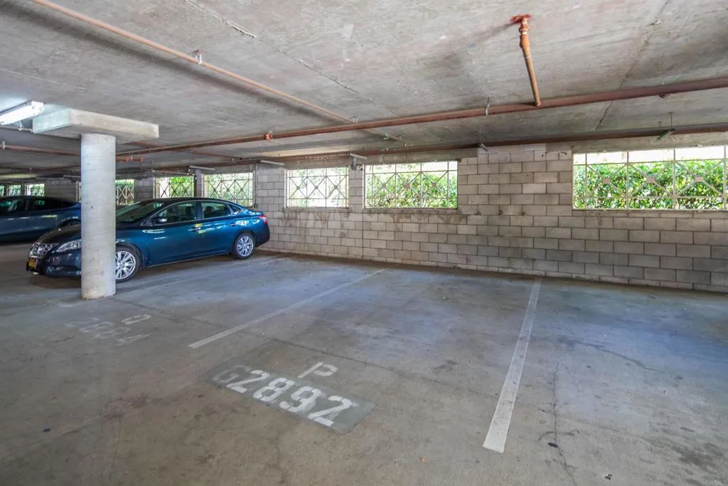 https://cdn.realtyfeed.com/cdn/127/305895153/84193bddb1cd7dd2cfe474b40d06796e.webp