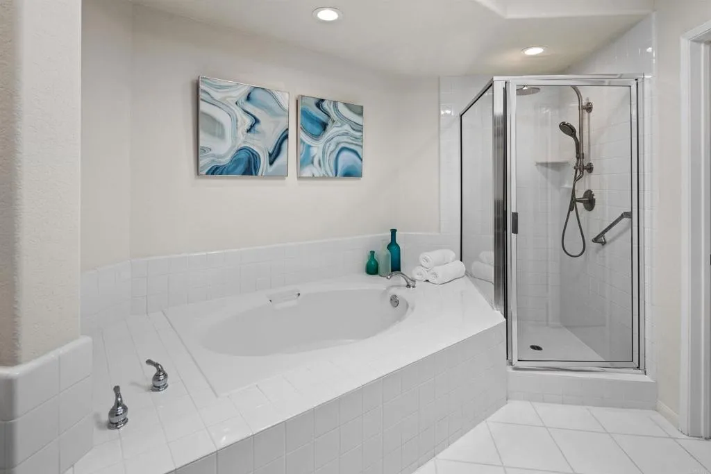 https://cdn.realtyfeed.com/cdn/127/305895153/a692c760966bf91c8bb92326ddb87d30.webp
