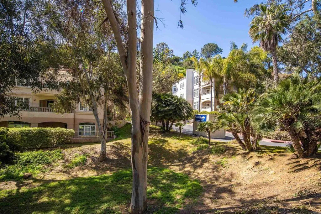https://cdn.realtyfeed.com/cdn/127/305895153/c6feb72fc146dcd8e58249c82d4c8d54.webp