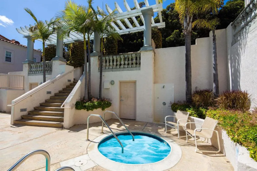 https://cdn.realtyfeed.com/cdn/127/305895153/f23dc1d11ed3c50f49428789e95c45d1.webp