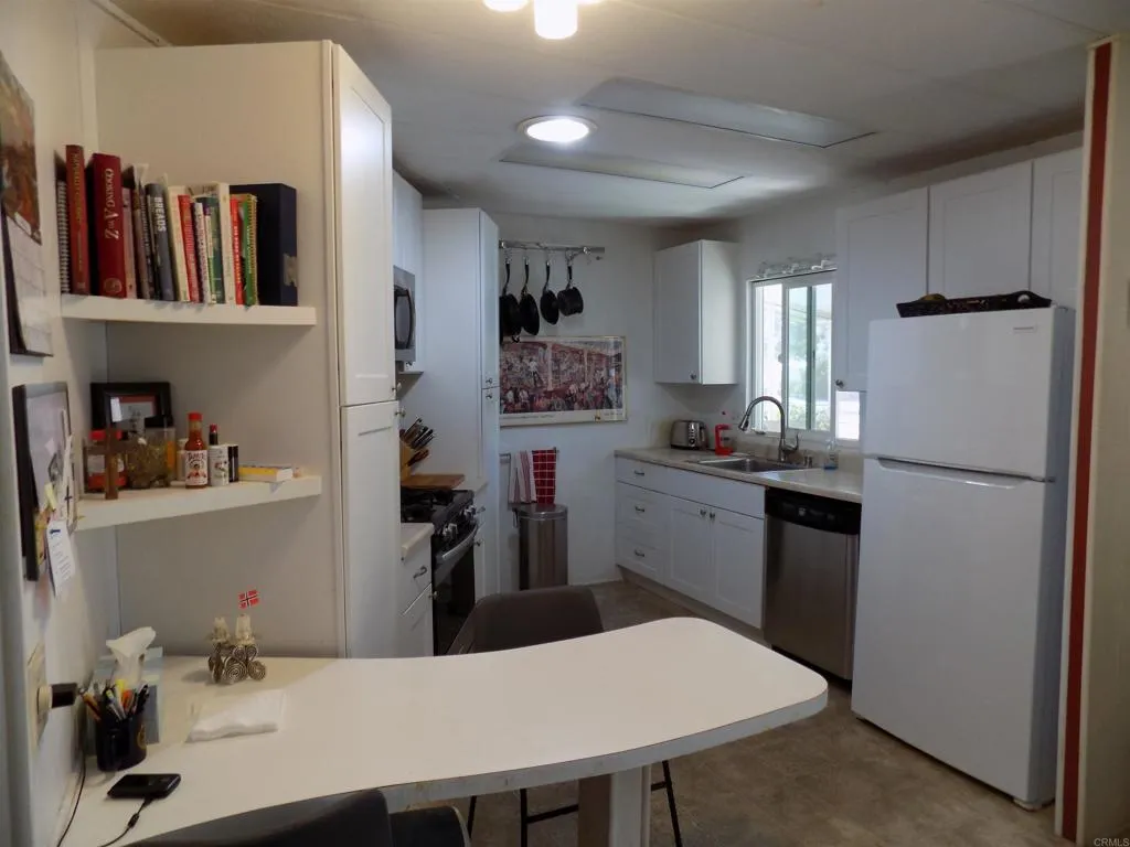 https://cdn.realtyfeed.com/cdn/127/305898074/79026d4c84ae563fbac146feb54c0781.webp