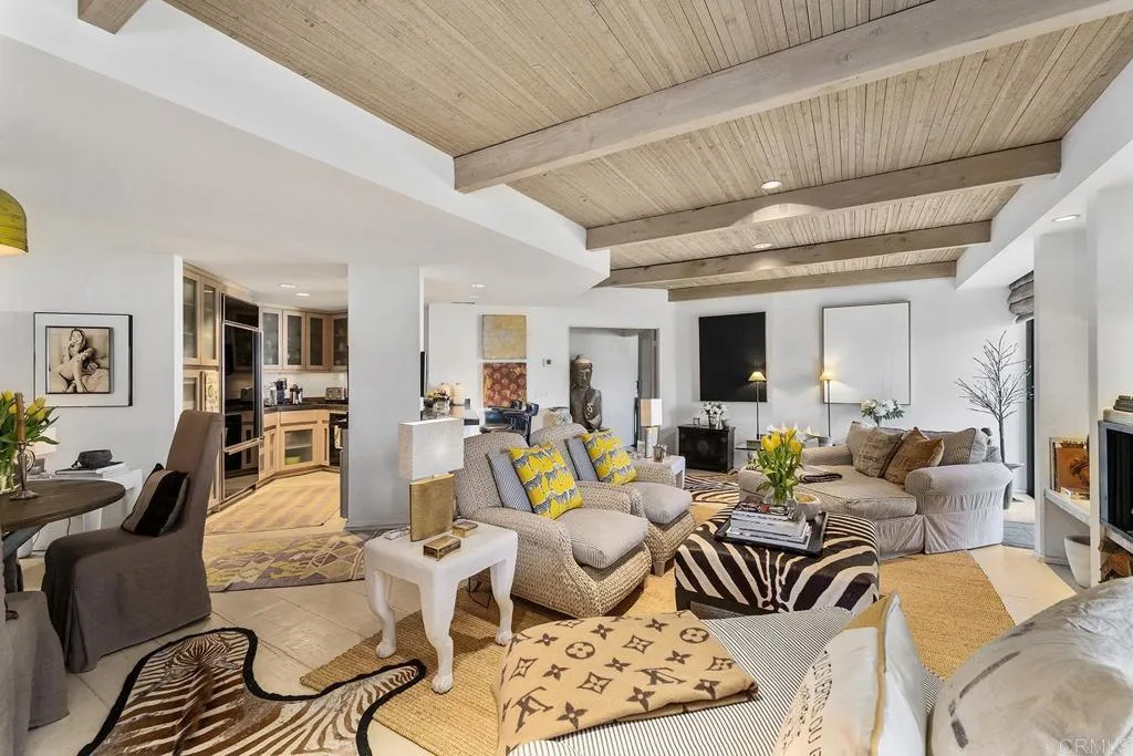 https://cdn.realtyfeed.com/cdn/127/305898644/e5b1b64b767810165807759c8172f990.webp