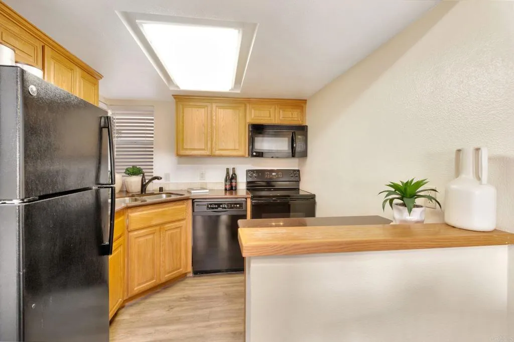https://cdn.realtyfeed.com/cdn/127/305900013/1cd04225157aeda171a8d002098e08c8.webp