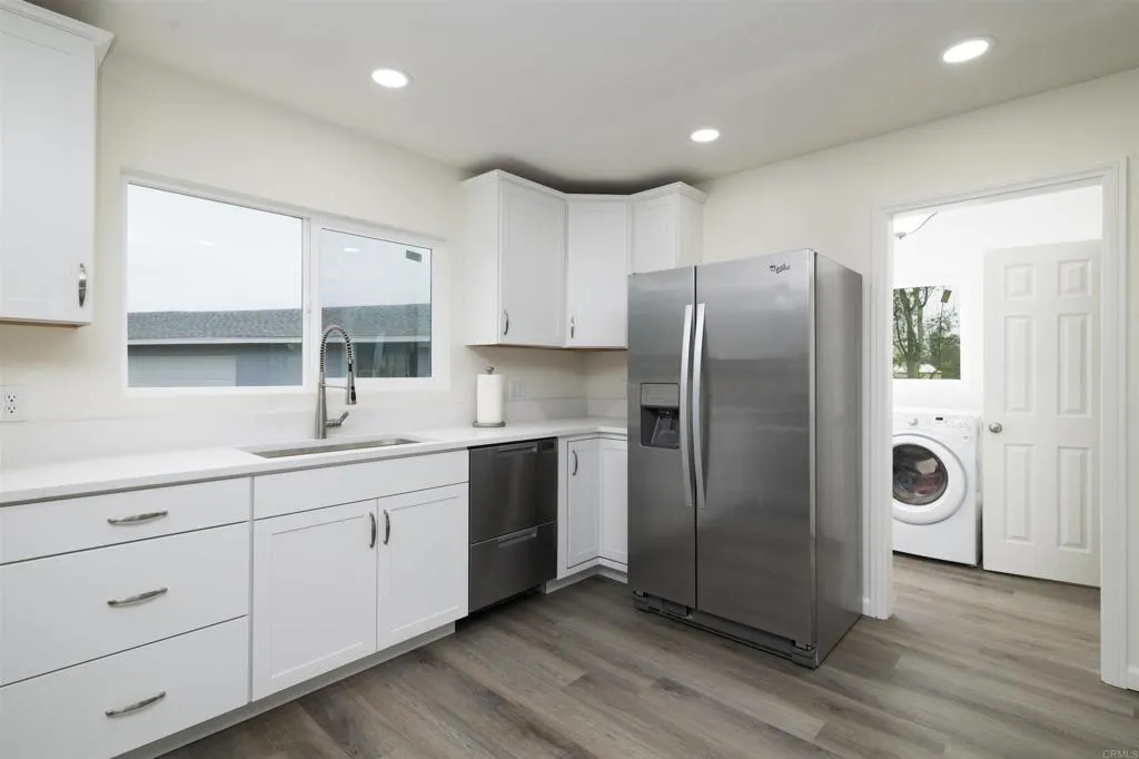 https://cdn.realtyfeed.com/cdn/127/305905139/56dc7c7852e340e554bebb272be54bea.webp