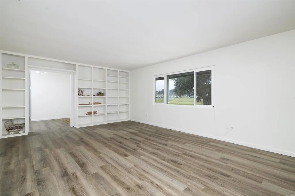 https://cdn.realtyfeed.com/cdn/127/305905139/908c1770f84ff320c0ba374726339675.webp