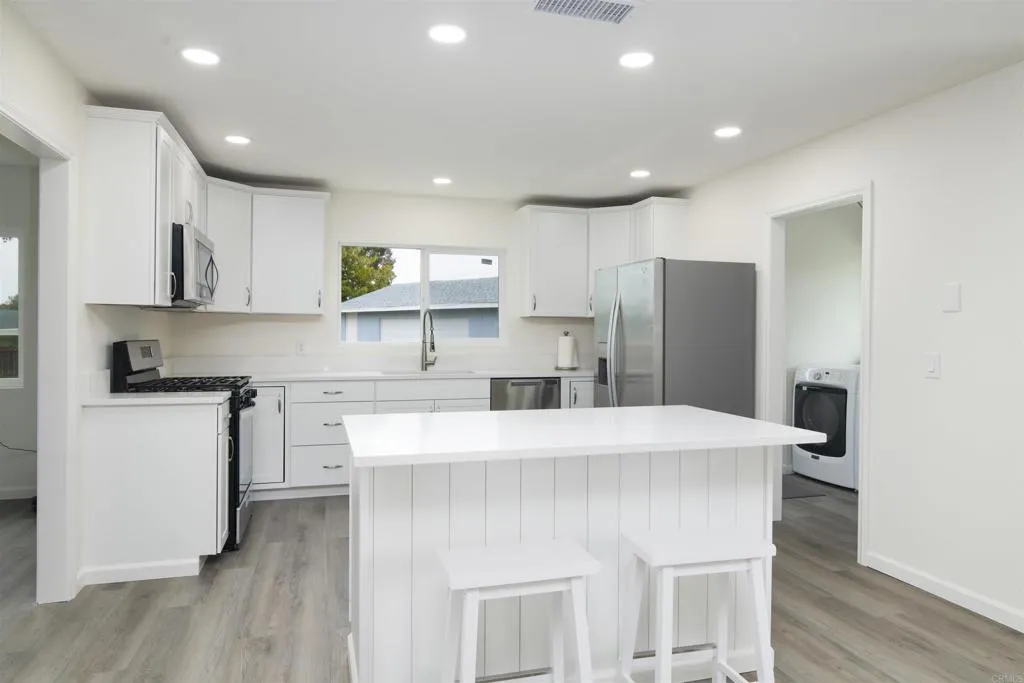 https://cdn.realtyfeed.com/cdn/127/305905139/b1cdbf4c9d3cd38124f276c3082d4632.webp
