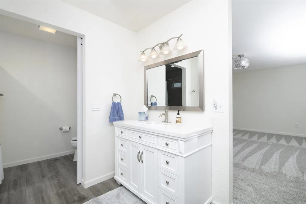 https://cdn.realtyfeed.com/cdn/127/305905139/fabfef00bdfb6d64be32e4a963695882.webp