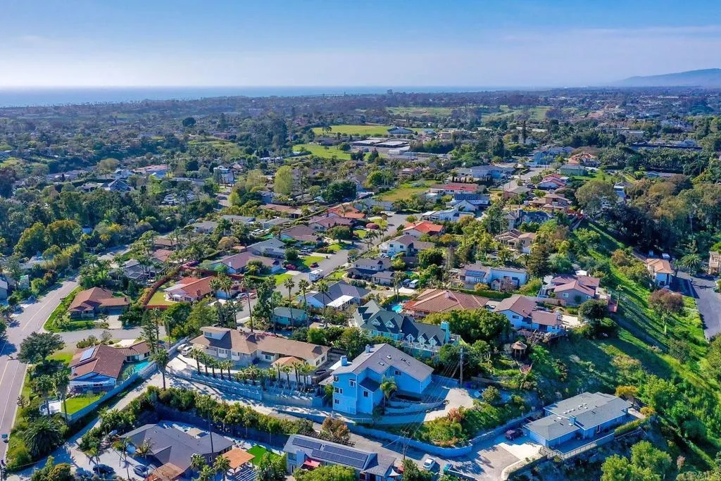 https://cdn.realtyfeed.com/cdn/127/305905603/0c3301d4a222771842d46ad89198cb5b.webp