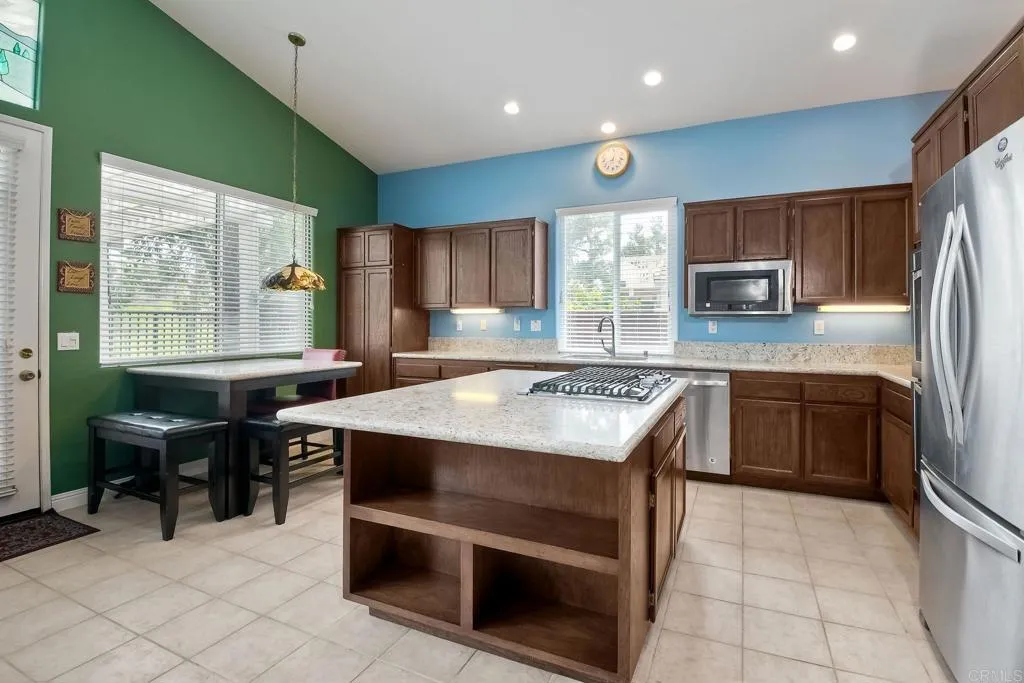 https://cdn.realtyfeed.com/cdn/127/305909176/50ed7603164fac59083c591cad8bef35.webp