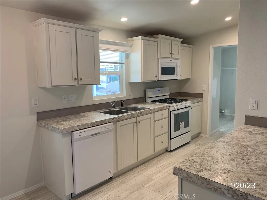https://cdn.realtyfeed.com/cdn/127/305910259/1cd0345a0a4084078d0b229827a04982.webp