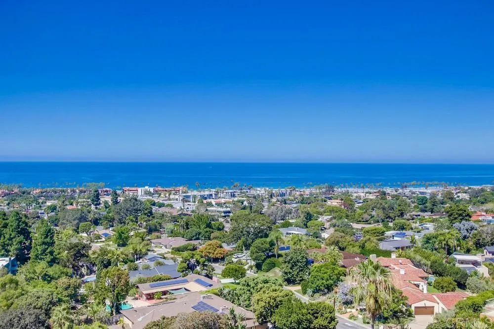 https://cdn.realtyfeed.com/cdn/127/305911089/7758bf70a59ab8f4a9a93edbf51293be.webp