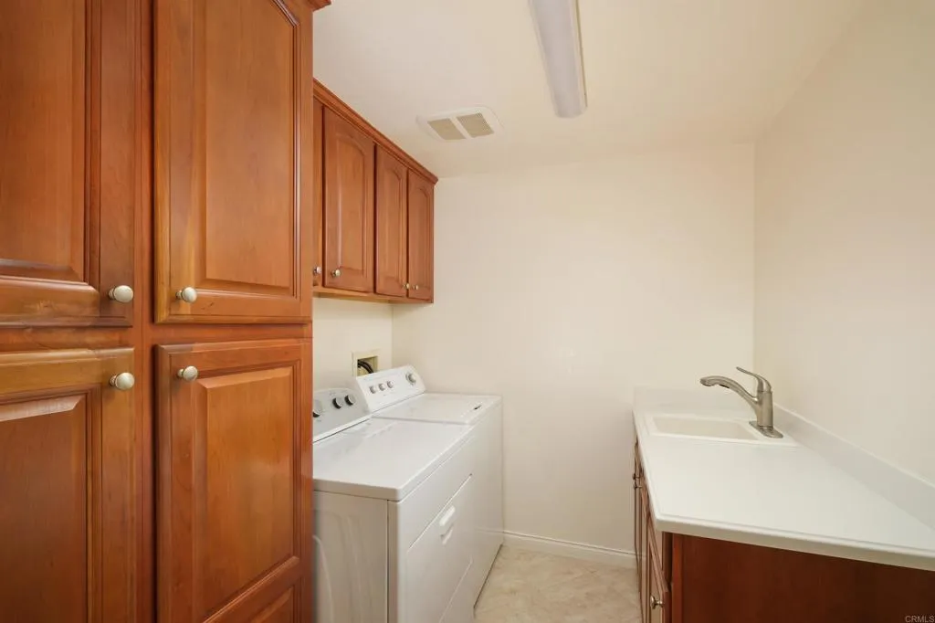 https://cdn.realtyfeed.com/cdn/127/305911976/6df0a56e082bb7753b6352ec17228c0c.webp