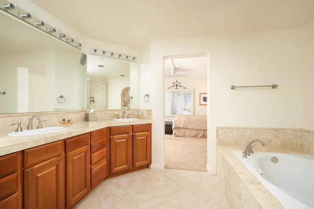 https://cdn.realtyfeed.com/cdn/127/305911976/c65b8f2033fde8bfa08a5ce7020d6c22.webp