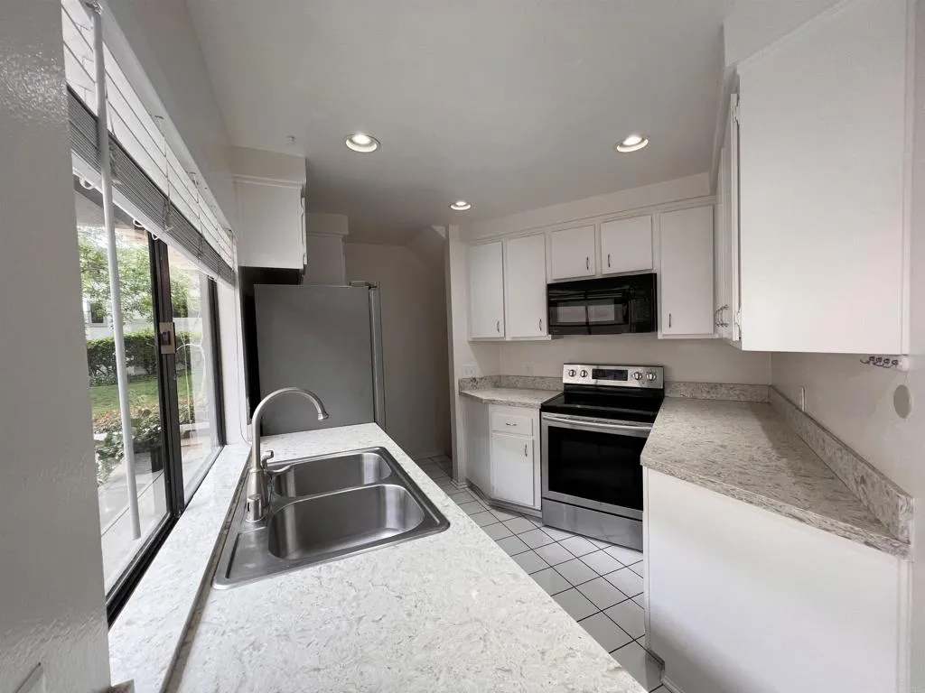 https://cdn.realtyfeed.com/cdn/127/305912964/310c7ffd81309b6eb45128f1f59fa7c5.webp