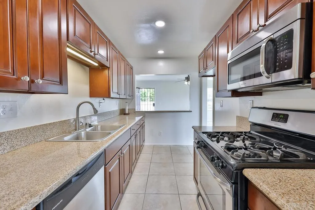 https://cdn.realtyfeed.com/cdn/127/305916611/b1f341b82918d4123f1db261428404e2.webp