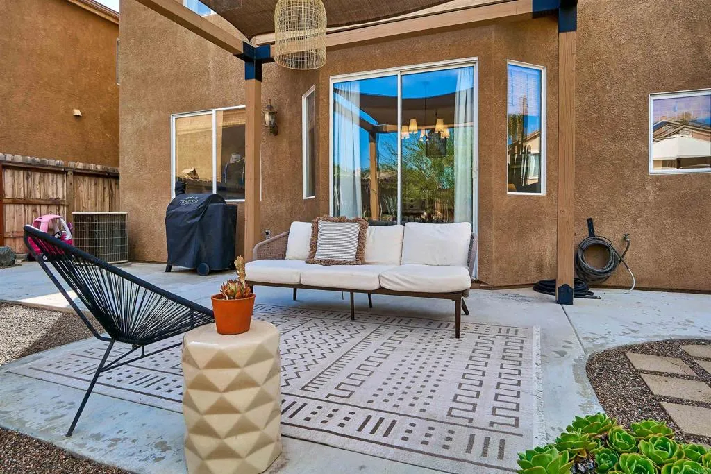 https://cdn.realtyfeed.com/cdn/127/305927641/c92eddb315649a98560bd6329bfddfb5.webp