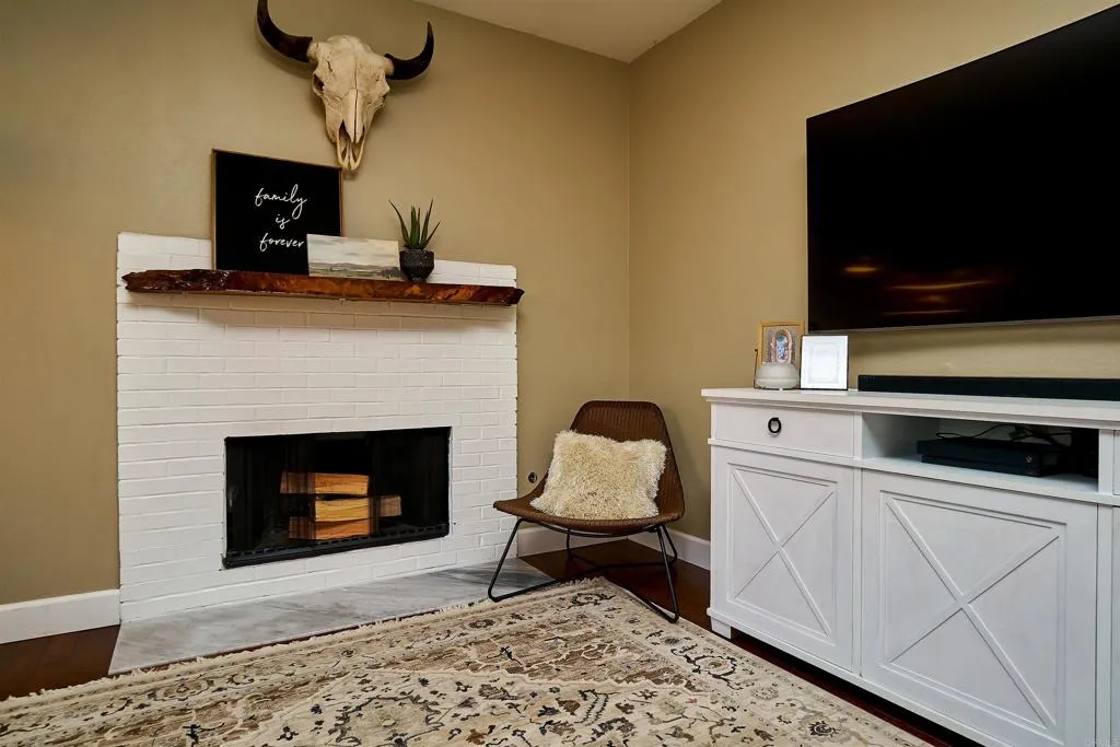 https://cdn.realtyfeed.com/cdn/127/305927641/c998c28d920b9a41ac738491d246e750.webp