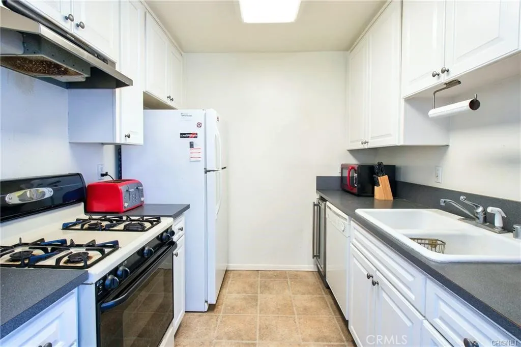 4311 Colfax Avenue UNIT 220, Studio City, CA, 91604