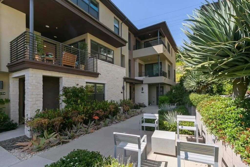 Photo #3: PTP2302355 Listing 