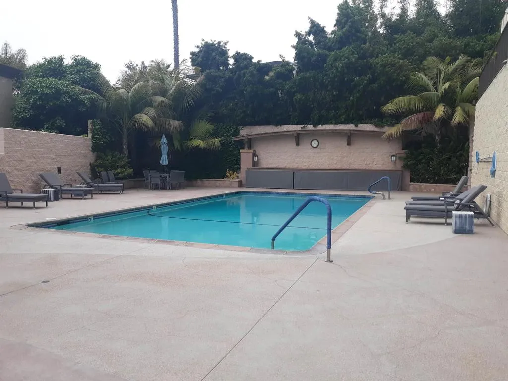 https://cdn.realtyfeed.com/cdn/127/305931949/71fa4652b20e402ea200f454499b75e3.webp