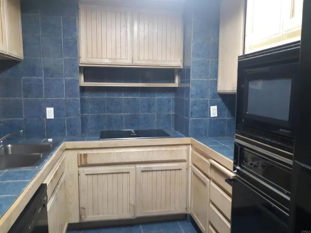https://cdn.realtyfeed.com/cdn/127/305931949/895eff7959c755018df139e65bb336d5.webp
