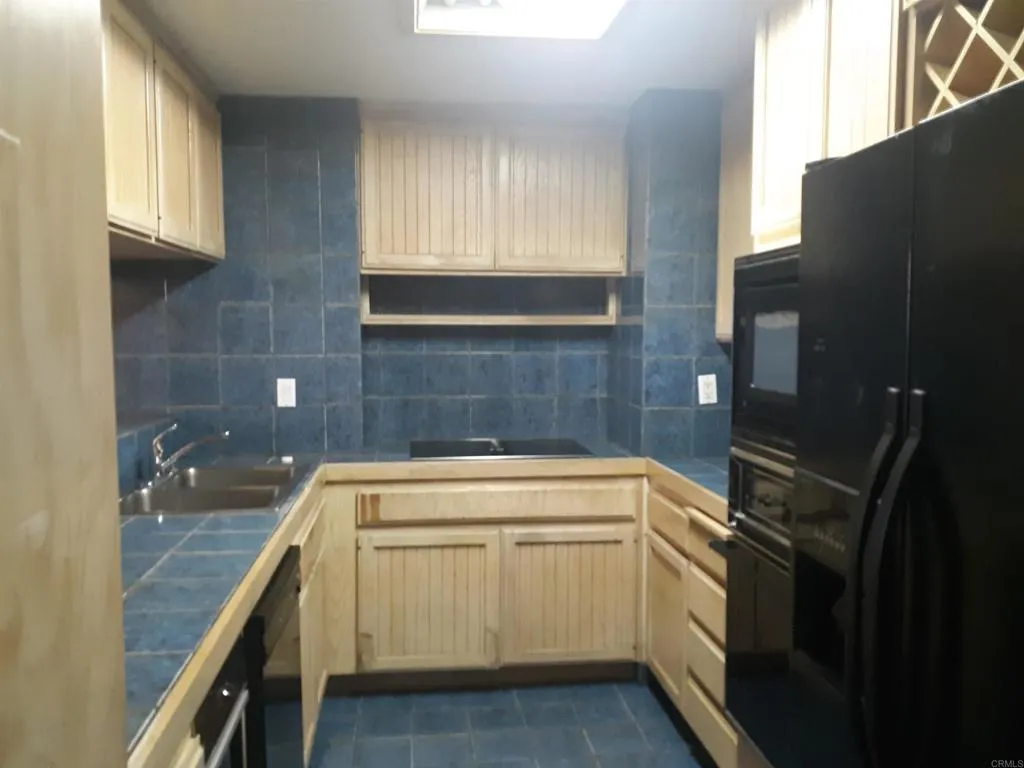 https://cdn.realtyfeed.com/cdn/127/305931949/b5cebefc8a4466f4a15dc20a1e200c37.webp