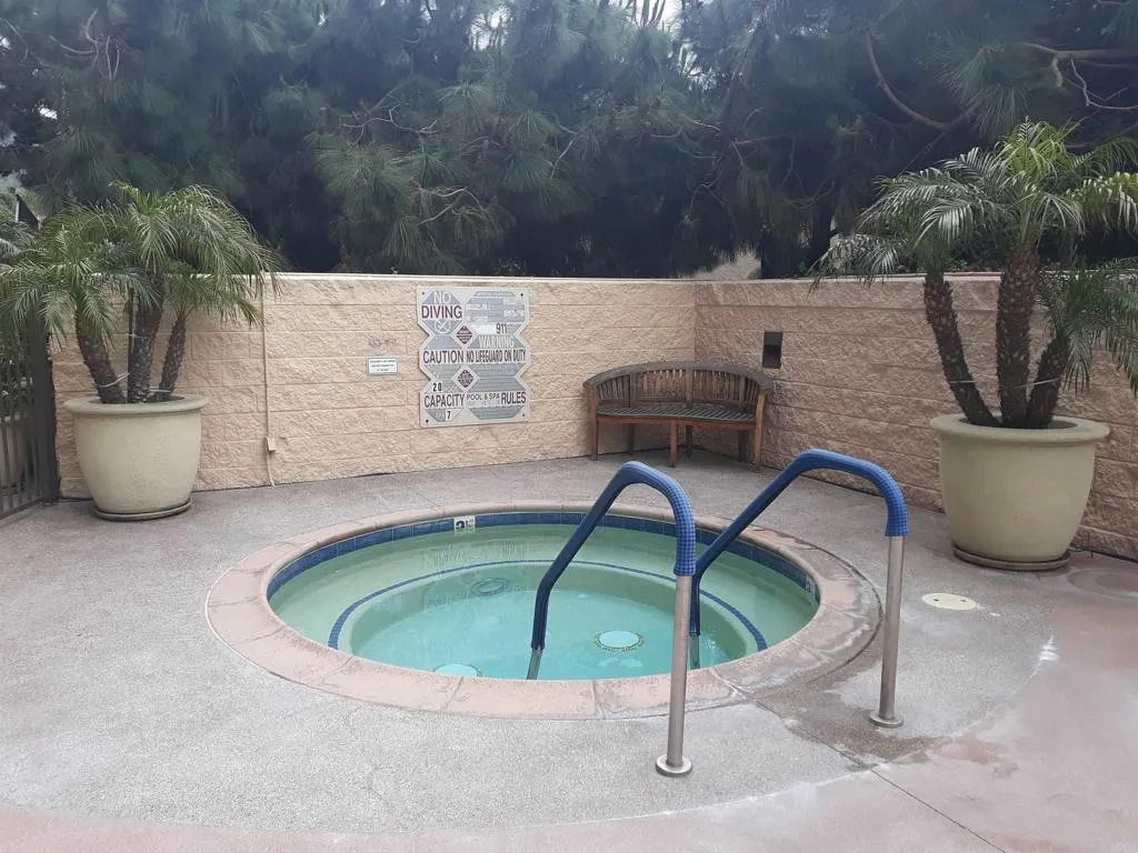 https://cdn.realtyfeed.com/cdn/127/305931949/d53ceca221e8961adf66cfc2659cee15.webp