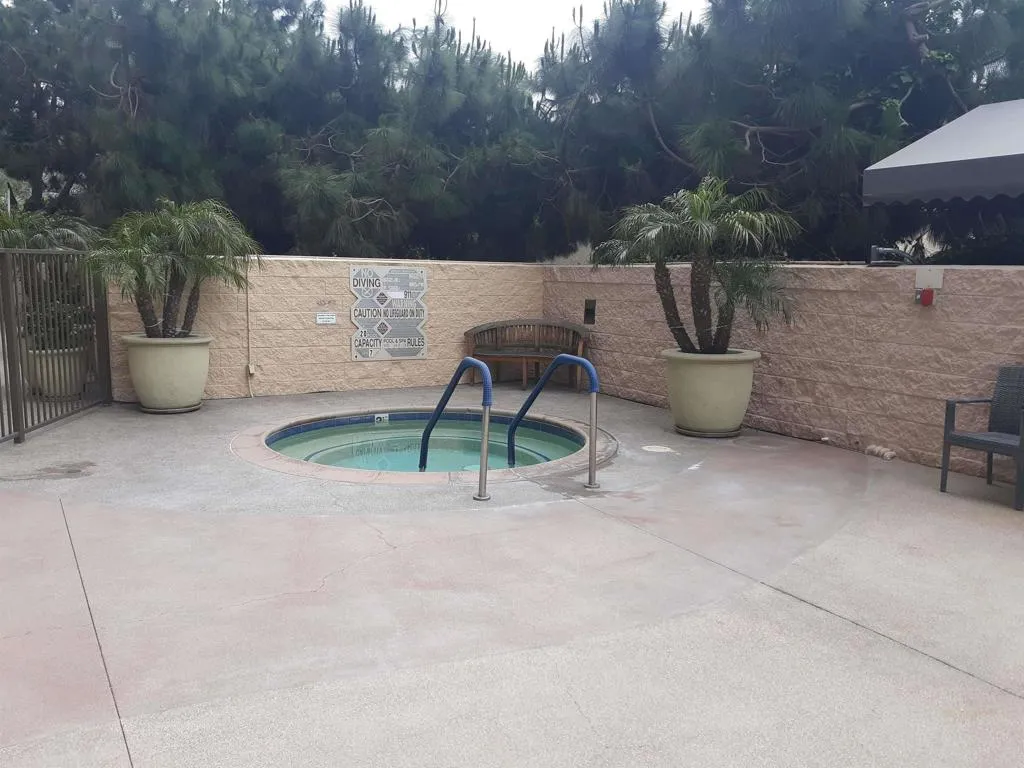 https://cdn.realtyfeed.com/cdn/127/305931949/fd9b2fc1664de64f484ec3a22aa7aeae.webp