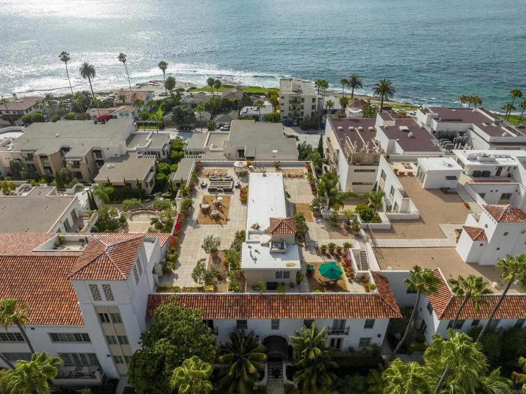 https://cdn.realtyfeed.com/cdn/127/305936033/52a5e8fe6546f366c8b9882d0283eedf.webp