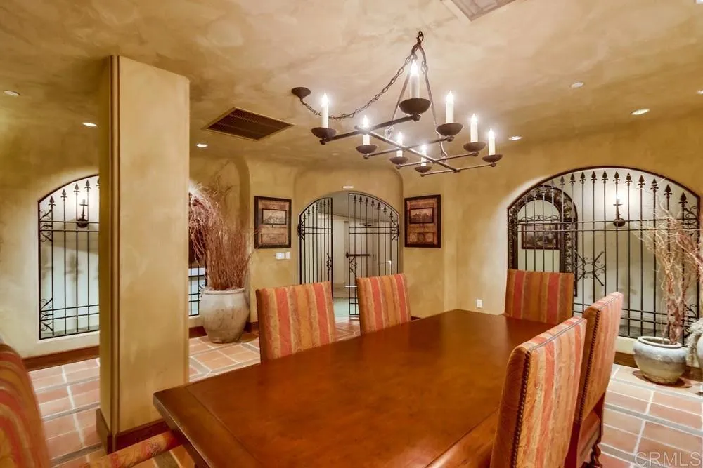 https://cdn.realtyfeed.com/cdn/127/305936033/a8dae015b542a969f841b1023d7dc23c.webp