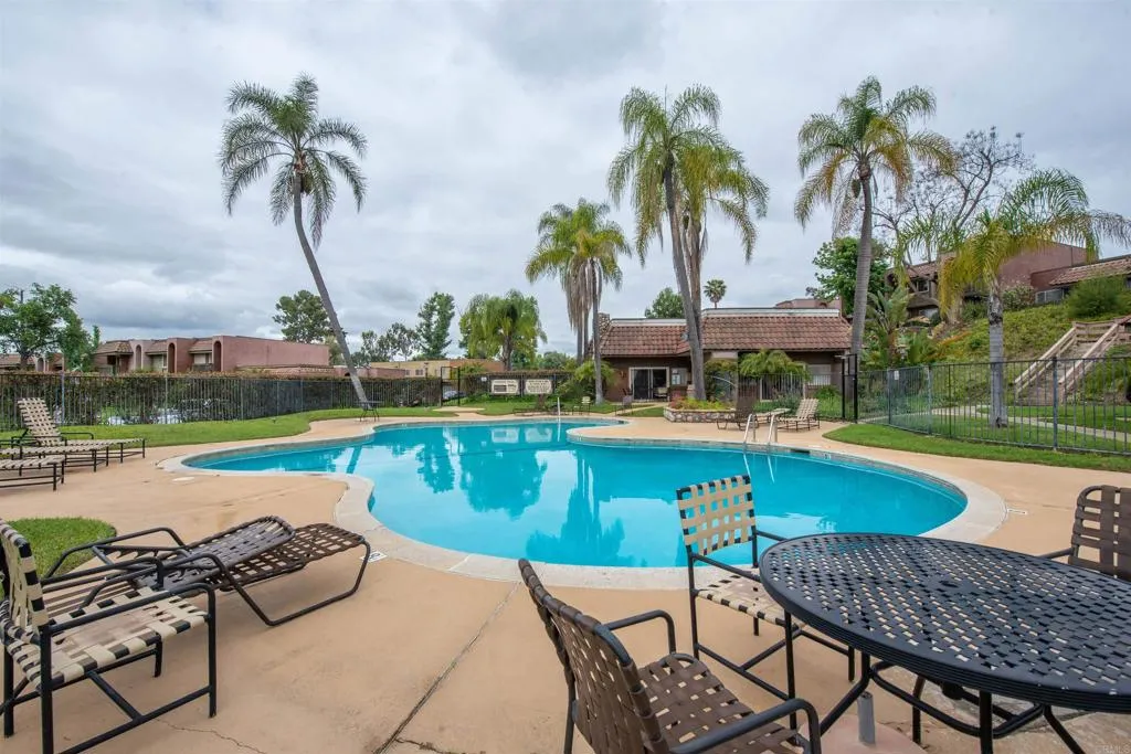 https://cdn.realtyfeed.com/cdn/127/305939778/832c4d58bf78046c0becc216ff294d46.webp