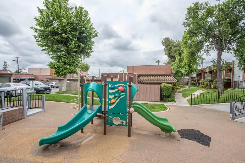 https://cdn.realtyfeed.com/cdn/127/305939778/cb81cc88c64d4cddb353439c393102dd.webp