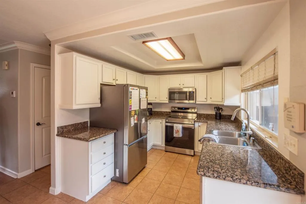https://cdn.realtyfeed.com/cdn/127/305939778/eda1aa7a066f64112f90b1ee804ef4bf.webp