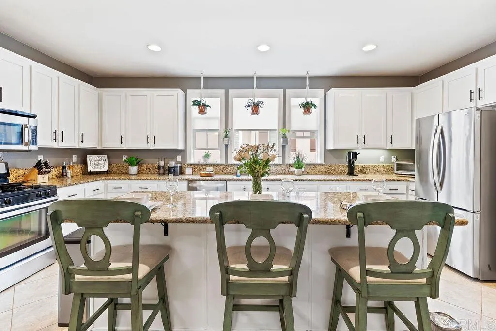 Photo #6: PTP2302573 Listing 