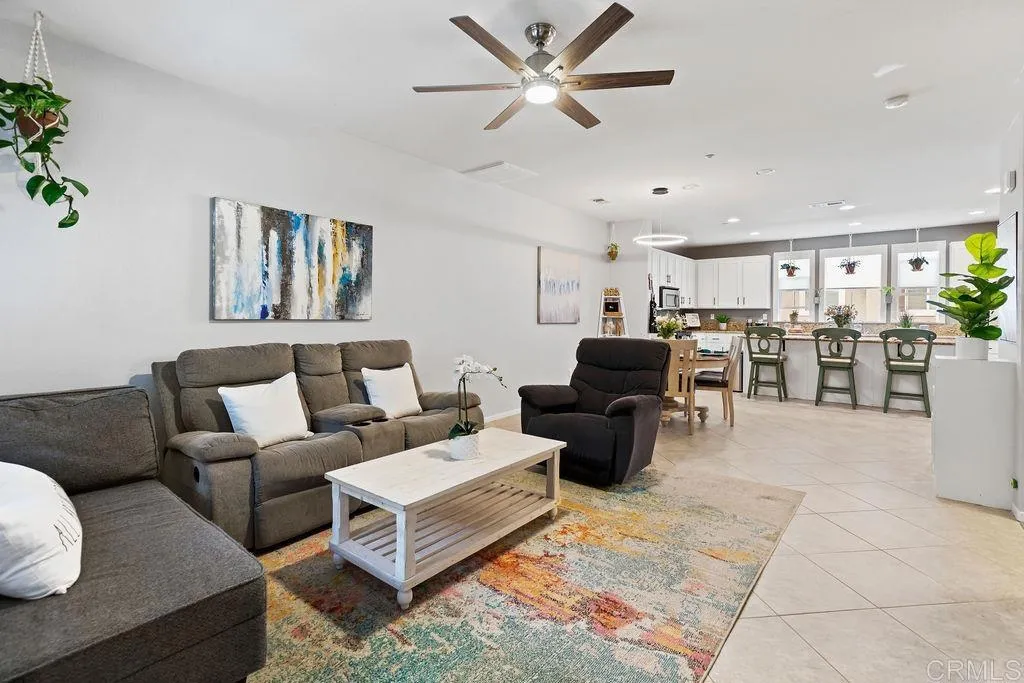 https://cdn.realtyfeed.com/cdn/127/305940615/cd0ed15b77ee08b13d990ea1e72b59ef.webp