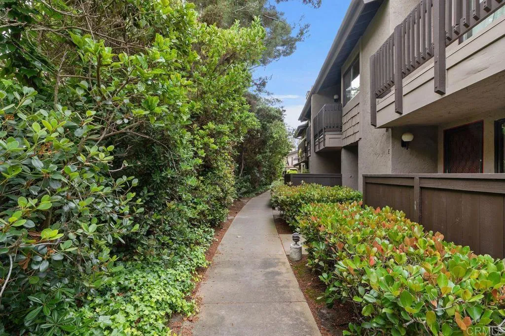 https://cdn.realtyfeed.com/cdn/127/305941711/36e48f3c2005f82eb6a9a5ea2292d40e.webp