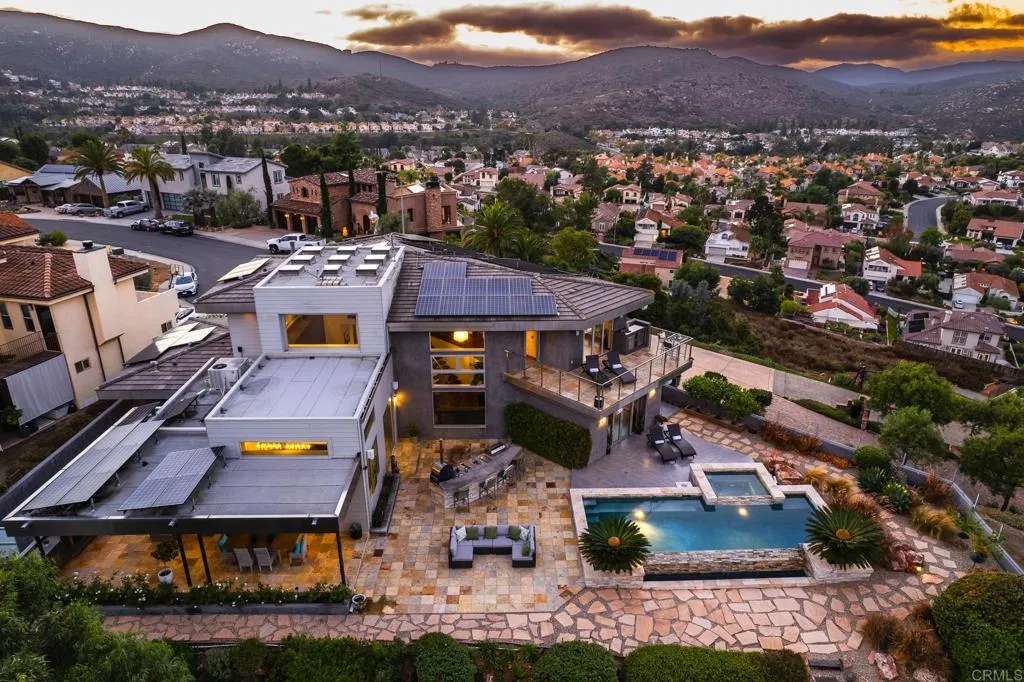 https://cdn.realtyfeed.com/cdn/127/305945348/2d4081ca1caeeaf7d8a45a5d058c5dd6.webp