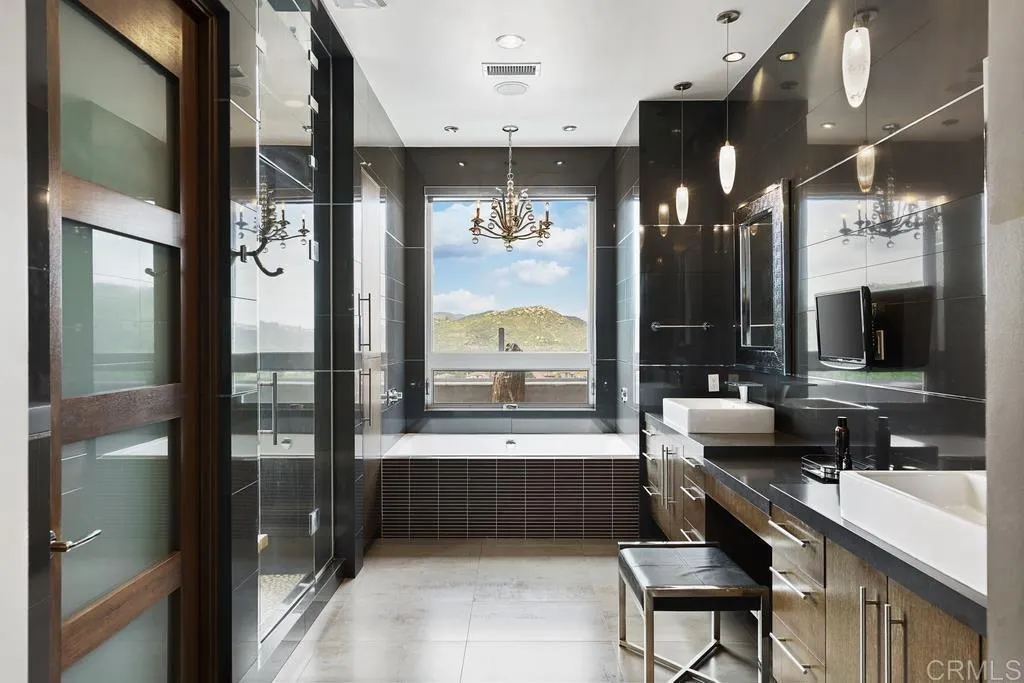 https://cdn.realtyfeed.com/cdn/127/305945348/9b6aae0ba24ac86d710b4446153f2efc.webp