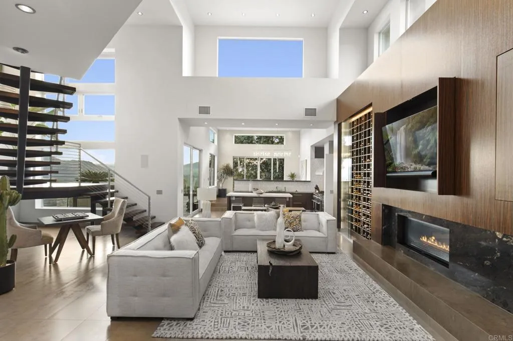 https://cdn.realtyfeed.com/cdn/127/305945348/bafe98fc5401f0afc9d42e017bd28348.webp