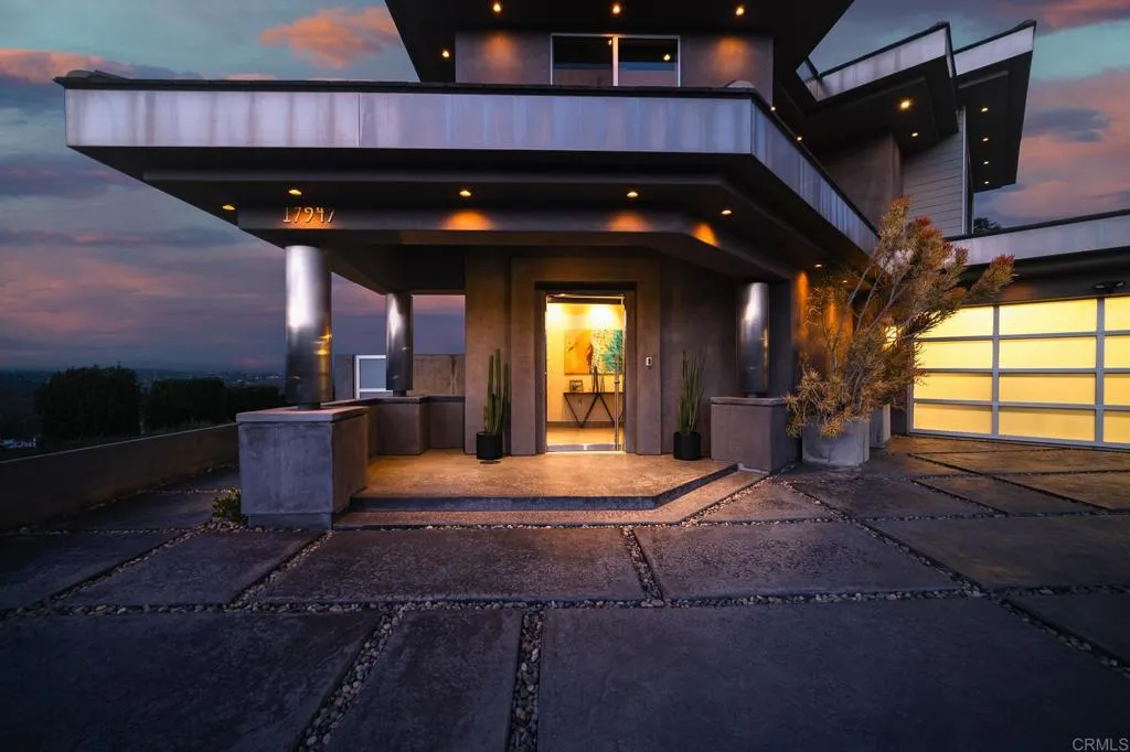 https://cdn.realtyfeed.com/cdn/127/305945348/c3a0d00f943ab92ed2b759c6a7246985.webp