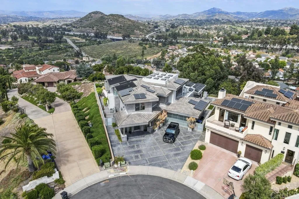 https://cdn.realtyfeed.com/cdn/127/305945348/c6c84c54d07fe7ad40ee40939c4d2544.webp
