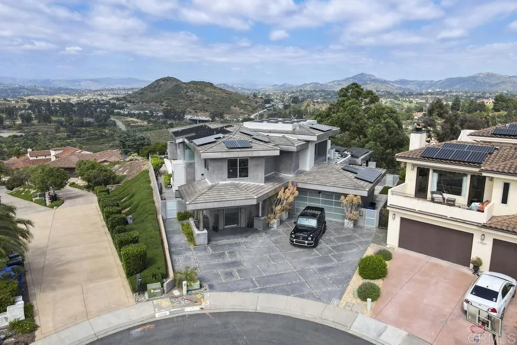 https://cdn.realtyfeed.com/cdn/127/305945348/e180282a3a79eb893d77ca4398c93703.webp