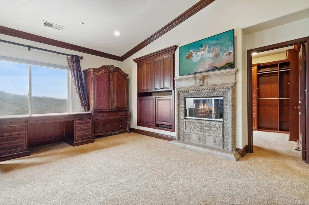https://cdn.realtyfeed.com/cdn/127/305950551/59d0a83493a458021093540d0beef586.webp